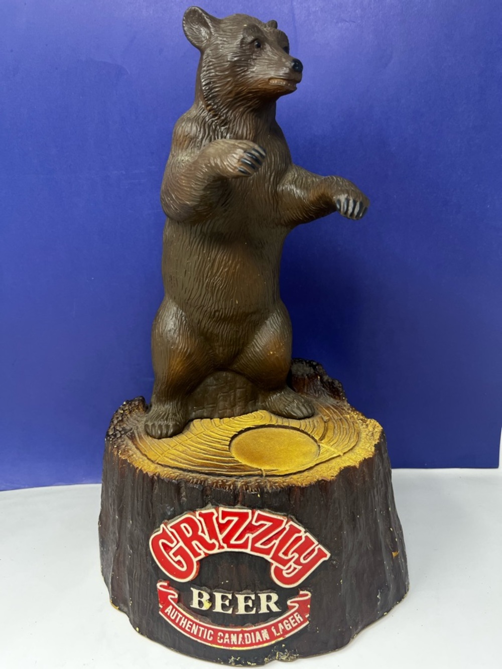 1985 Grizzly Beer Canadian Lager Pint glass tabletop Bar Display